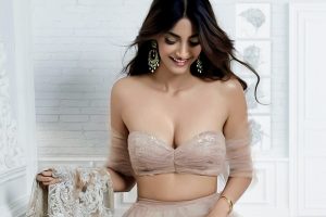 सेलिब्रेटी लुक्स र युवतीको सौन्दर्य