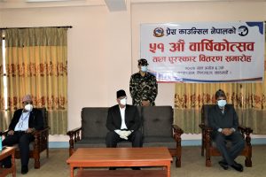 प्रेसजगत संक्रमणकालीन अवस्थामा छः सभामुख सापकोटा