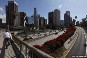 अमेरिकाको लस एन्जलसमा तीन हप्तासम्म घर बाहिर निस्कन रोक