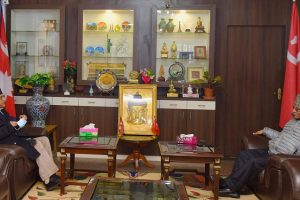प्रचण्ड भेट्न खुमलटार पुगे प्रधानमन्त्री ओली
