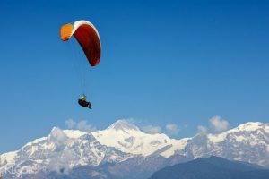 फूल टिपेर प्यासेन्जरलाई दिन खोज्दा प्याराग्लाइडिङ दुर्घटना