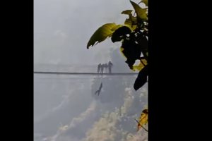 टिकटक बनाउँदा झोलुङ्गे पुलबाट खसेका युवकको मृत्यु