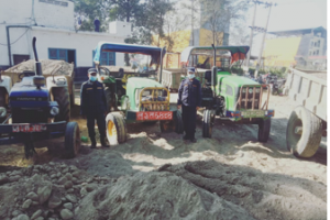 नवलपरासीमा नदीजन्य पदार्थ चोर्ने ९ वटा ट्याक्टर नियन्त्रणमा , भन्सार छली ल्याएको अवैध बरामद