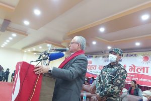 चितवन पुगेर प्रचण्डलाई बादलले भने : प्रधानमन्त्री बन्ने रहर भए चुनाव जितेर आउनुस