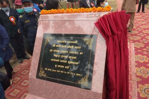 प्रधानमन्त्री ओलीद्वारा चितवनमा  ६ लेन सडक र सिटीहलको शिलान्यास (तस्विर सहित)