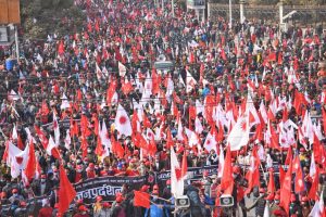 प्रचण्ड-माधव समूहले काठमाडौंमा शक्ति प्रदर्शन गर्दै, दुई लाख मानिस उतार्ने दाबी