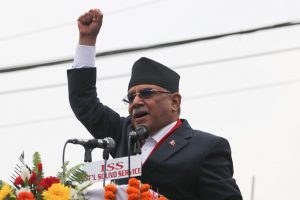 आधिकारिकताको विवादमा खेलाँची नगर्न आयोगलाई प्रचण्डको धम्की