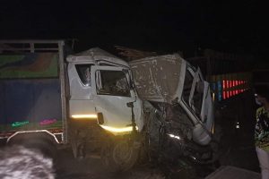 नवलपुरमा दुई ट्रक एक आपसमा जुध्दा २ जनाको मृत्यु