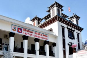 कठोर निर्वाचन आचारसंहिताः राजनीतिक दल र उम्मेदवारले १० वटा मात्रै झण्डा प्रयोग गर्न पाउने