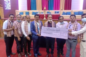 विद्यालयलाई आर्थिक सहयोग हस्तान्तरण