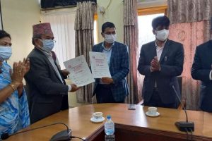 ललितपुर महानगरलाई २ सय सिलिण्डर अक्सिजन सहयोग गर्ने बिध ल्याबकाे घाेषणा