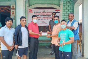 कांग्रेस नेता खनाल मार्फत चेपाङ परिवारलाई खाद्यान्न उपलव्ध गराउन आर्थिक सहयोग