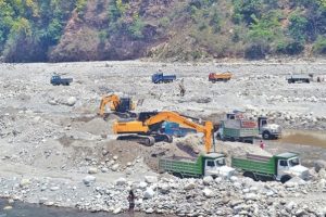 गिट्टी, बालुवा भारत निर्यात गर्ने नीति फिर्ता लिन सरकारलाई चौतर्फी दबाब