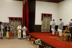नवनियुक्त मन्त्रीहरुले लिए शपथ