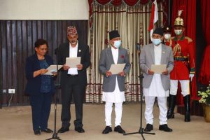 देउवा सरकारका चार मन्त्रीले लिए सपथ