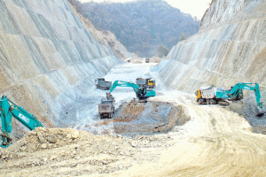 लक्ष्यअनुरूप द्रुतमार्गको काम