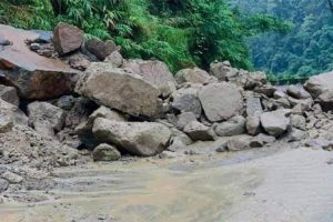पहिरोले मुग्लिन- नौविसे सडकखण्ड अवरुद्ध