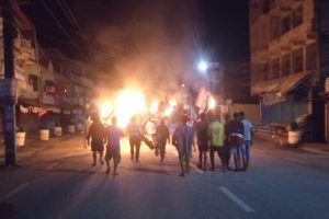 चितवनमा माधव नेपालको पुत्ला दहन !