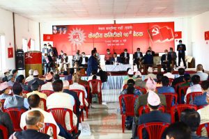 माधव नेपाल सहित २२ जनालाई २४ घण्टे स्पष्टीकरण सोध्ने एमालेकाे निर्णय