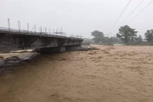 माडीमा बाढी : विद्युत र सडक अबरुद्ध  ( फोटो फिचर )