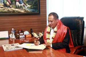 कुलमान घिसिङ भन्छन्, ‘चुनौती स्वीकार्दै आएको छु, निराश बनाउँदिन’