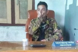 वडा अध्यक्षको कुर्सीमा बसेर मस्तले चुरोट तान्‍नेलाई होला त कारबाही ?