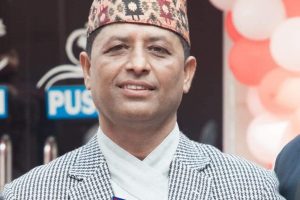 एमाले गैँडाकोट नगर अध्यक्षमा नेता गिरीराज उपाध्यायद्धारा उमेदवारी घोषणा