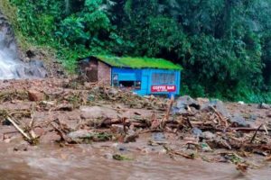 भारतको केरलामा वर्षाका कारण आएको बाढीले  ६ जनाको मृत्यु