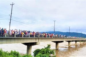 चितवन माडीकी ३८ वर्षीया महिलाद्धारा नारायणीमा हाम फालेर आत्महत्या
