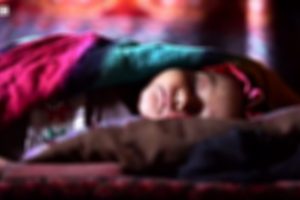 अफगानिस्तानमा गहिरियो मानवीय संकट : भोक मेटाउन ५ सय डलरमा सानी छोरी बिक्री !
