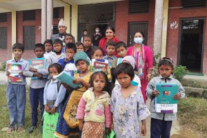 नारायणी माध्यमिक विद्यालयका  बालबालिकालाई  पाठ्यपुस्तक  स्टेशनरी सहयाेग 
