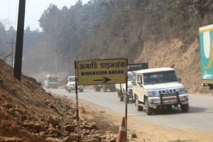 एमाले महाधिवेशनः नारायणगढ–बुटवल सडकमा ठूला मालबाहक गाडी सञ्चालनमा रोक