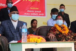 प्रचण्डलाई ओलीले भनेः चितवन कुरुक्षेत्र होइन, धार्मिक क्षेत्र हुन्छ