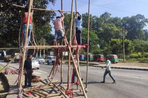 एमाले महाधिवेशन : चितवनका ठाउँठाउँमा स्वागत द्वार निर्माण सुरु