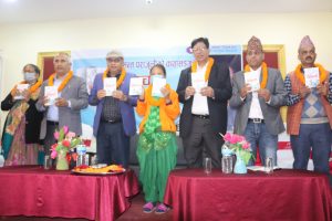 पत्रकार पराजुलीको कथा संग्रह मोम्चो बिमोचन