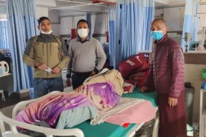 मेरुदण्ड भाचिएका शेर्पा लाई एनआरएनए सेसेल्सकाे  सहयोग