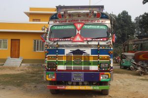 ३६ लाख मुल्य बराबरको अवैध ब्याट्री बोकेको ट्रक सहित तीनजना नवलपुरमा पक्राउ
