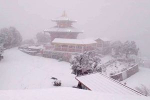 चन्द्रागिरिमा हिमपात (फोटो फिचर)
