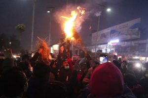 चुनावकाे मिति घोषणाकाे माग गर्दै  चितवनमा युवासंघ र अखिलद्धारा मसाल जुलुस प्रदर्शन