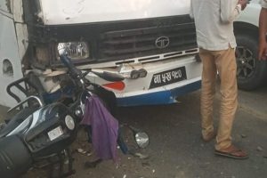 चितवनमा बसकाे ठक्करबाट श्रीमान-श्रीमतीकाे मृत्यु