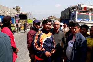 फागुन २८ देखी  ढुवानी बन्द गर्ने ट्रक ब्यवसायीको चेतावनी
