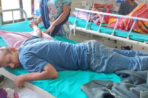 चितवनमा एमाले कार्यकर्तामाथि काँग्रेसकाे आक्रमण