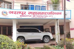 ज्ञापन पत्र बुझाउन गएका विद्यार्थी नेतालाई रेनु दाहालले अपमान गरेको आरोप