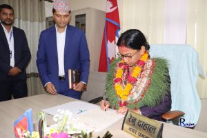 रेनु दाहालको पहिलो निर्णयः छोरीहरुको जीवन बिमा, ७ हजार लिटरसम्म खानेपानी निःशुल्क