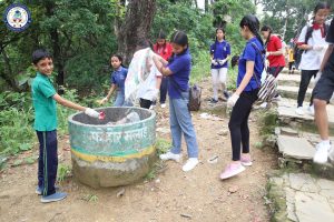 गैँडाकोट ईङ्लिस स्कुुलका विद्यार्थीहरुद्धारा धार्मिक क्षेत्रमा सरसफाइ