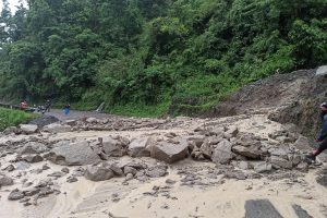 पहिरोले मुग्लिन–नौविसे सडक खण्ड अवरुद्ध