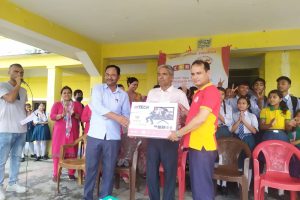महालक्ष्मी विकास बैंकद्धारा विद्यालयलाई सहयोग