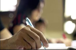 परीक्षामा सहभागी हुन छात्रालाई ब्रा खोल्न लगाएपछि……