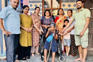 न्यौपानेद्वारा जन्मदिनकाे अवसरमा ह्वीलचेयर  हस्तान्तरण