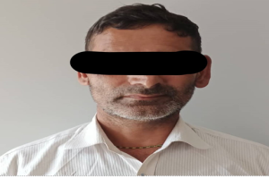 बलात्कारी ठहर भएपछि भागेका शिक्षक भरत ढकाल चितवनमा  पक्राउ